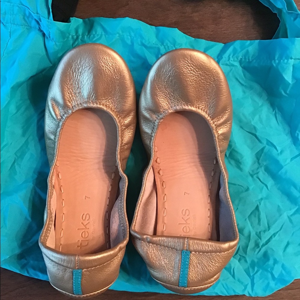 ⭐️Never Worn Tieks - Metallic Gold ⭐️